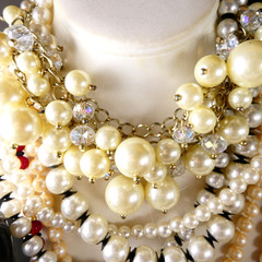 Huge Vintage Faux Pearl Jewelry Lot 4 lbs 30 Necklaces Bracelets 40 Piece Lot