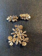 Vintage Amber And Rhinestone And Aurora Borealis Brooch Set With Clip Earrings