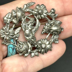 Art Nouveau Brooch Pin Repousse Floral Wreath Art Deco 2″ Vintage