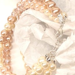 ROSE PEARLESQUE: Statement Necklace , Bracelet Multirang AND Cluster Earrings