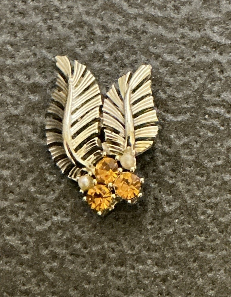 Vintage Gold Tone Mid Century Double Feather Leaf With Faux Pearls Stone Brooch