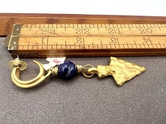 Vintage Gold Arrowhead Lapis Blue Gemstone Bead Earrings Saks NWT $110 NOS VY