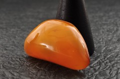 Baltic Royal Amber Brooch Date-shaped (36ｍｍ (1.41in) total 33.45ct) with case.