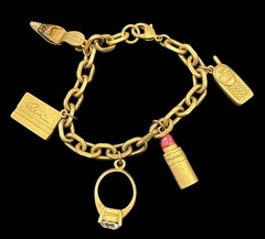 Avon Signed Vintage Charm Bracelet Gold Tone 6.5” C31
