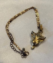 Mimi di N Fox Head Gold Tone Pendant Signed – 1974 and Small Necklace Chain