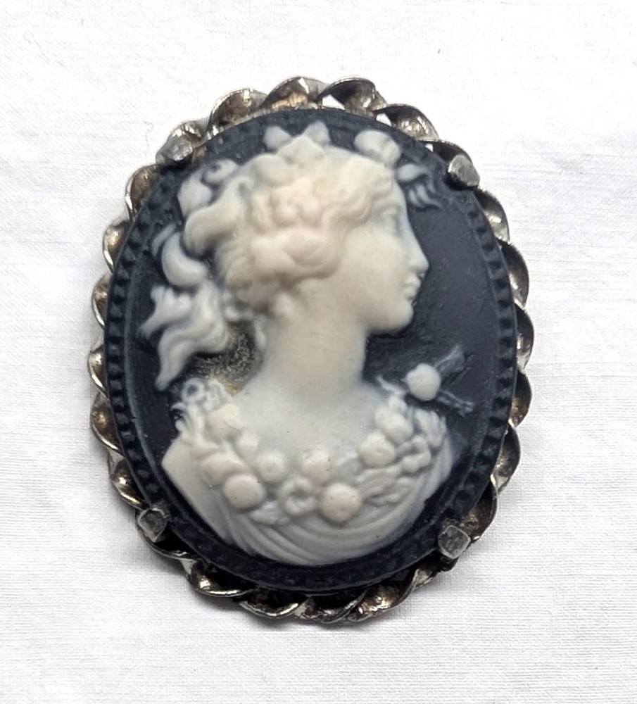Vintage Silver Tone Black White Portrait Cameo Brooch Pin Button Conversion Sign