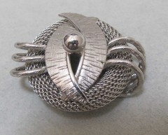 Vtg CONTINENTAL Modernist Layered Silver Tone Mesh Brooch w Tag 1-3/4” NOS