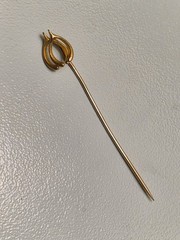 10K – 12K Yellow Gold Double Wishbone Good Luck Antique Stick Pin .72g