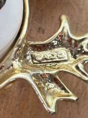 Lot of 7 Vintage Costume Jewelry Brooches and Clips, Frog, Leaves, Ornament