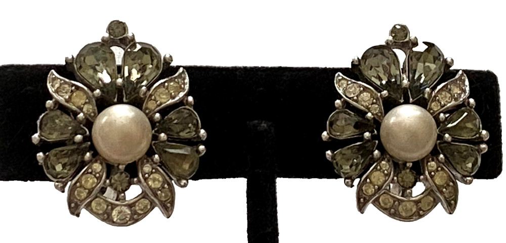 Vtg CROWN TRIFARI Silver-Tone Smoky Gray & Clear Rhinestone Faux Pearl Earrings