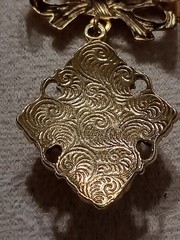 Vintage 1928 Set Of 2 Brooches