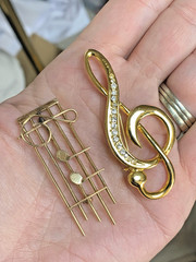 Vintage Musical Brooch Lot 21pc Treble Clef Notes Rhinestone Figural Gold Silver