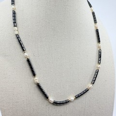 Necklace Vintage Metallic Black Cylinder Bead Faux Pearl Gold Tone Minimalist