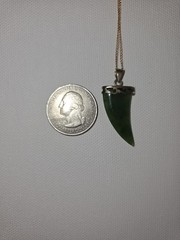 Vintage Green Jade Pendant Necklace 1950s 1960s Mid Century Nephrite Gold…
