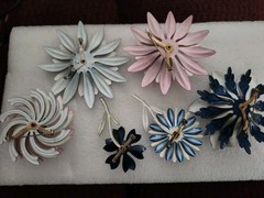 Lot Of 6 Vintage Red White & Blue Vintage Enamel Flower Brooches Pins