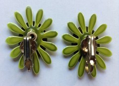 Vintage Retro 1960s Green Daisy Brooch + Clip-On Earrings Set, Antique Fashion