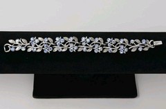 Vintage Lisner Blue AB Rhinestone Bracelet Leaves Link 7 Inches Signed Rhodium
