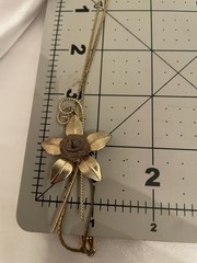 VINTAGE GOLD TONE Flower LARIAT NECKLACE