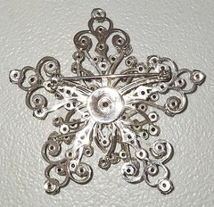 Vintage 5-Point Star Snowflake Sparkling Rhinestone Brooch / Pin, 2.25″ Diameter