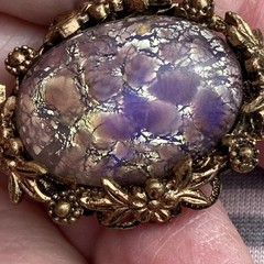 BLUE PURPLE IRRDESCENT SAPHIRET COLOR CABOCHON FOILED ART GLASS METAL PINCHBECK