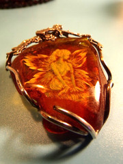 HAND CARVED REVERSE INTAGLIO BALTIC AMBER PENDANT FAIRY NYMPH LADY IN 925 SILVER