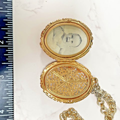 Vintage Napier Flower Locket Pendant w/ Original Photo on Gold Toned Chain 28″