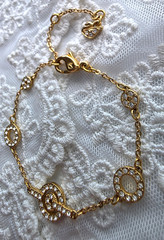 Vintage Bracelet Swan Signed Swarovski Crystals Geometric Chain Gold Tone 7.5″ L