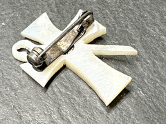 VINTAGE MOTHER OF PEARL CHRISTIAN CROSS & STAFF BROOCH N248