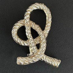 Vintage Gold Tone Rope Knot Brooch Pin Braided Ribbon Nautical Costume Jewelry