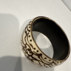 Vintage Wide Ivory & Brown Carved Resin Bangle Bracelet Boho Tribal 1”