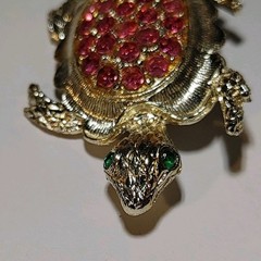 Vintage Gold Tone Pink and Green Crystal Sea Turtle Brooch – Pin