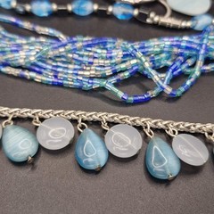 Lot 4 Necklaces Silver Tone Blues Beachy Glass Shells Beautiful Stackable 17-21″