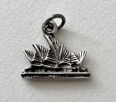 Vintage sterling silver charm, opera house Australia