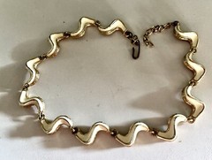 Unique Unbranded Ribbony Brushed Gold Tone/w Creamy White Enamel Choker