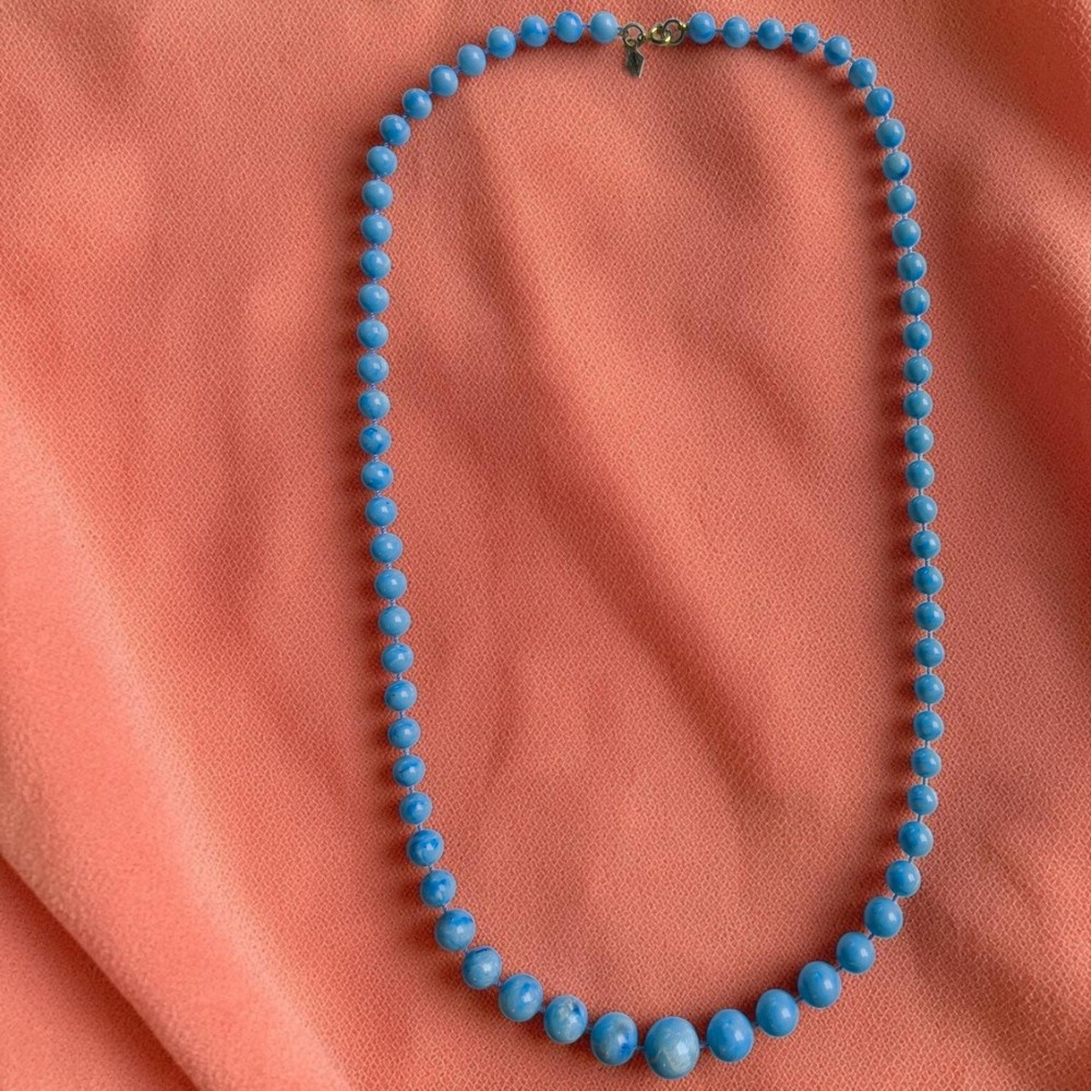 Vintage Sarah Coventry Caribbean Blue Marbled Lucite Graduated Bead Necklace 29″