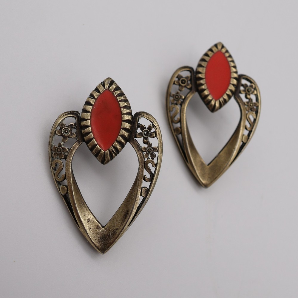 Vintage Val Red Drop Almond Shaped Earings Filigree Pierced Post Back