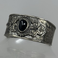 Vintage Silver Tone Nickel Silver Black Onyx Cabochon Wide Open Cuff Bracelet