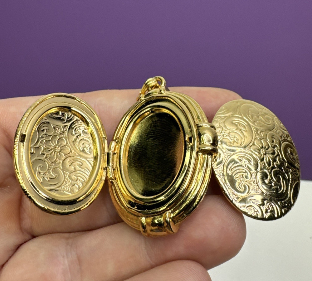 Vintage Double Sided Locket Gold Tone Etched Tender Touches 4 Photo Frames