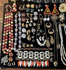 80 Vintage lot jewelry unbranded wearable Trifari Monet Coro Avon Italy Marvella