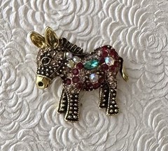 Donkey vintage style brooch gold tone metal