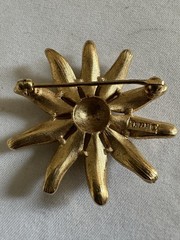 Vintage Crown Trifari Flower Brooch Pin Gold Tone Brushed & Shiny 1.5 in Signed✨