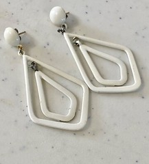 Vintage Statement Art Moderne Retro White Enamel Dangle Pierced Earrings Q248