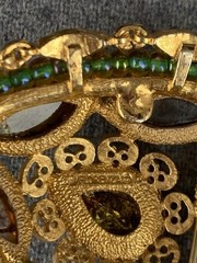 Signed Florenzo gold Tone with A Row of Green Beeds Crown Exquisite N651