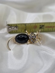 Vintage Kitty Pin Gold Tone Black Glass Cabochon White and Green Rhinestones 2″