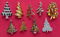 VINTAGE CHRISTMAS TREE BROOCH PIN LOT R BOOK PIECE ATTRUIA MYLU VERO MCM 9 p