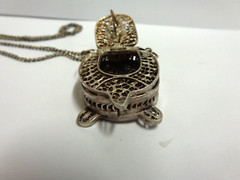 vintage silver filigree turtle hinged box necklace sz 36 in lg wgt 29.3 grams