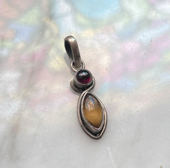Vintage 925 Sterling Silver Tiger’s Eye & Garnet Necklace Pendant