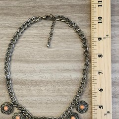 Vintage silver-tone bib necklace w/ peach colored enamel stones 16 of 20 flowers
