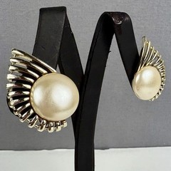 Vintage Sarah Coventry Wings Of Flight Faux Pearl Clip Earrings