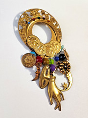 Vintage Katrina Signed Large Gold Tone Dangle Brooch Retro Shabby Chic Boho